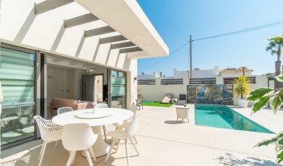 Resale - Villa -
Orihuela Costa - Villamartin Golf
