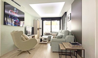 Resale - Villa -
Orihuela Costa - Villamartin