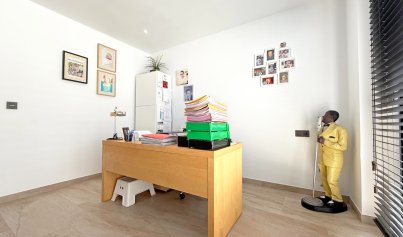 Resale - Villa -
Orihuela Costa - Villamartin
