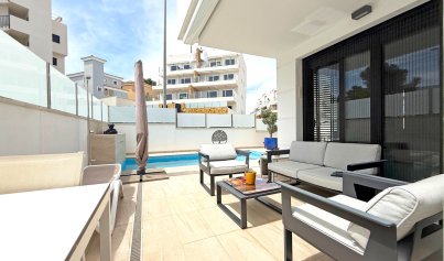 Resale - Villa -
Orihuela Costa - Villamartin
