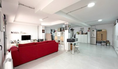 Resale - Villa -
Orihuela Costa - Villamartin