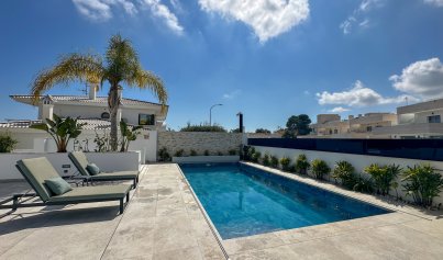Resale - Villa -
Orihuela Costa - Villamartin
