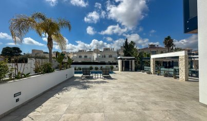 Resale - Villa -
Orihuela Costa - Villamartin