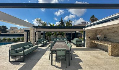 Resale - Villa -
Orihuela Costa - Villamartin