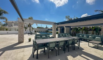 Resale - Villa -
Orihuela Costa - Villamartin