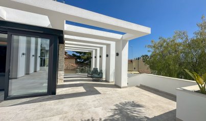 Resale - Villa -
Orihuela Costa - Villamartin