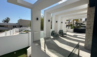 Resale - Villa -
Orihuela Costa - Villamartin