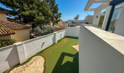 Resale - Villa -
Orihuela Costa - Villamartin