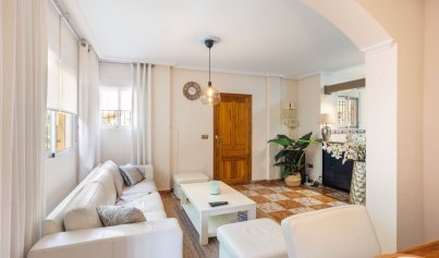 Resale - Villa -
Orihuela Costa - La Regia