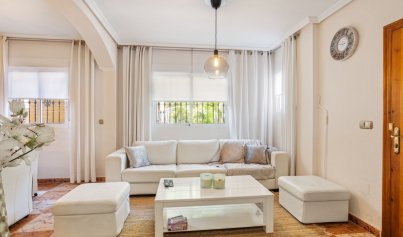 Resale - Villa -
Orihuela Costa - La Regia