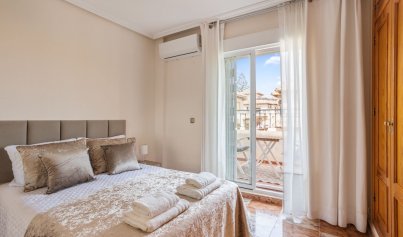 Resale - Villa -
Orihuela Costa - La Regia