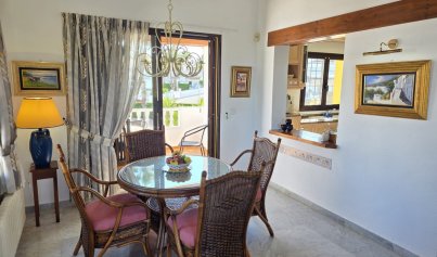 Resale - Villa -
Villamartín - Villamartin