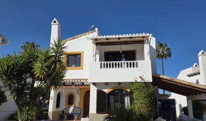 Resale - Villa -
Villamartín - Villamartin