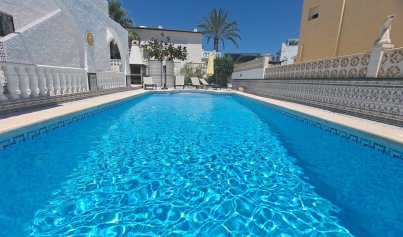 Återförsäljning - Villa -
Orihuela Costa - Villamartin