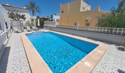 Återförsäljning - Villa -
Orihuela Costa - Villamartin