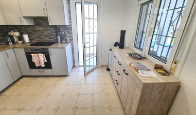 Återförsäljning - Villa -
Orihuela Costa - Villamartin
