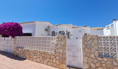Återförsäljning - Villa -
Orihuela Costa - La Florida