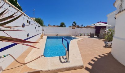 Resale - Villa -
Orihuela Costa - La Florida