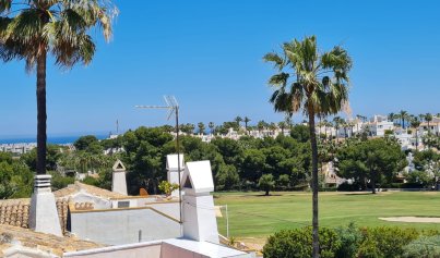 Återförsäljning - Villa -
Villamartín - Villamartin