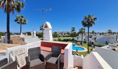 Återförsäljning - Villa -
Villamartín - Villamartin