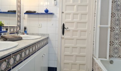 Återförsäljning - Villa -
Villamartín - Villamartin