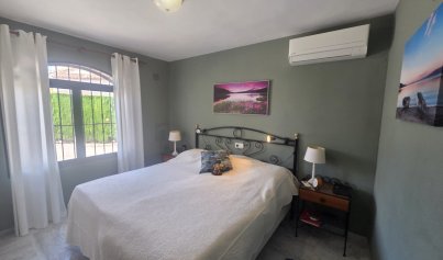 Återförsäljning - Villa -
Villamartín - Villamartin
