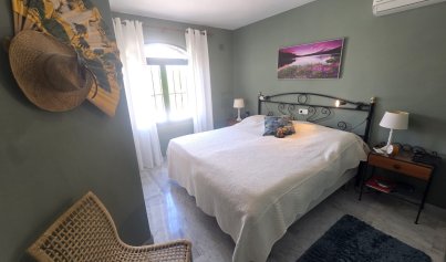 Återförsäljning - Villa -
Villamartín - Villamartin