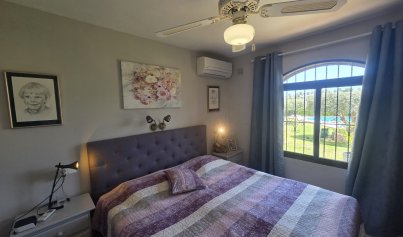 Återförsäljning - Villa -
Villamartín - Villamartin