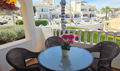 Återförsäljning - Villa -
Villamartín - Villamartin