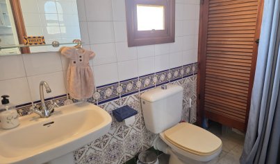 Återförsäljning - Villa -
Villamartín - Villamartin