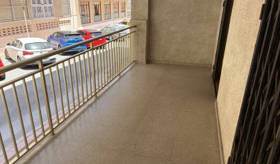 Wiederverkauf - Wohnung -
Guardamar del Segura