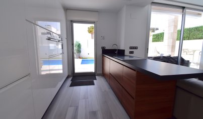 Wiederverkauf - Villa -
Orihuela Costa - Lomas de Cabo Roig