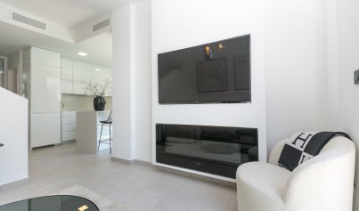 Wiederverkauf - Villa -
Villamartín - Villamartin