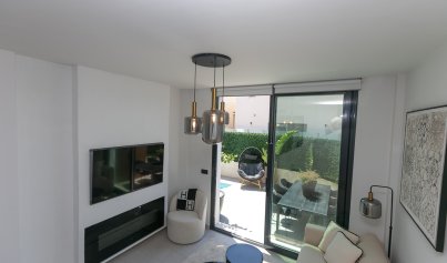 Wiederverkauf - Villa -
Villamartín - Villamartin