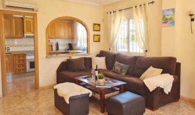 Resale - Villa -
Villamartín - Villamartin