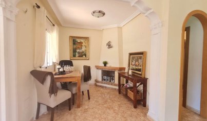 Resale - Villa -
Villamartín - Villamartin