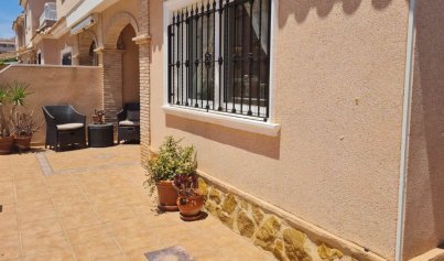Resale - Villa -
Villamartín - Villamartin
