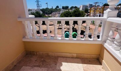 Återförsäljning - Villa -
Orihuela Costa - Villamartin