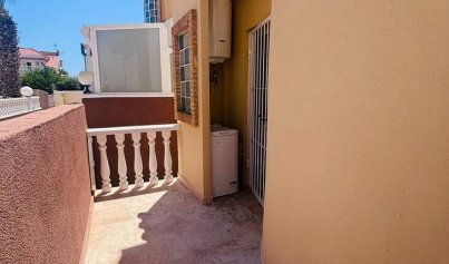 Återförsäljning - Villa -
Orihuela Costa - Villamartin