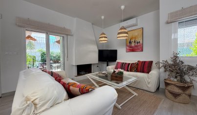 Resale - Villa -
Orihuela Costa - Campoamor