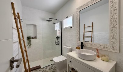 Resale - Villa -
Orihuela Costa - Campoamor