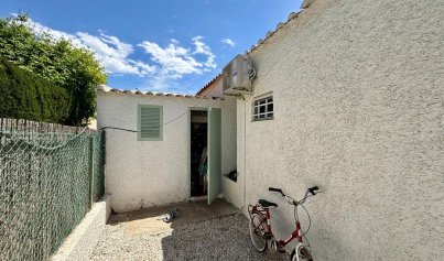 Resale - Villa -
Orihuela Costa - Campoamor