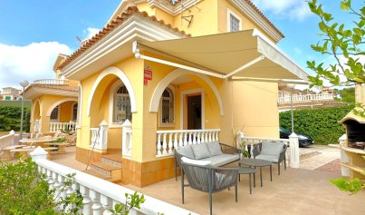 Återförsäljning - Villa -
Orihuela Costa - Villamartin