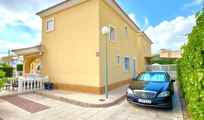 Resale - Villa -
Orihuela Costa - Villamartin