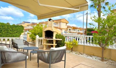 Resale - Villa -
Orihuela Costa - Villamartin