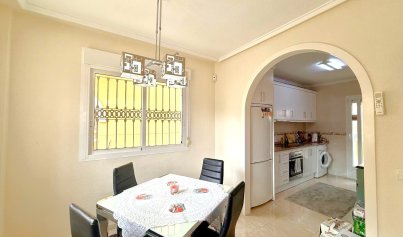 Resale - Villa -
Orihuela Costa - Villamartin