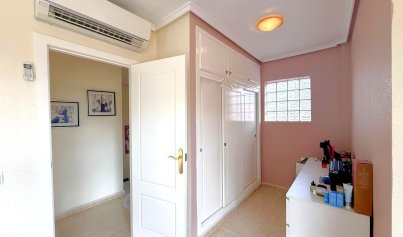 Resale - Villa -
Orihuela Costa - Villamartin