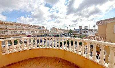 Resale - Villa -
Orihuela Costa - Villamartin