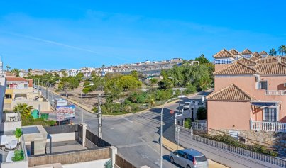 Resale - Villa -
Orihuela Costa - Blue Lagoon