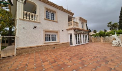 Resale - Villa -
Orihuela Costa - Costa Blanca Sur